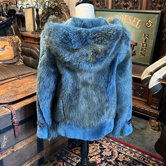 Gorgeous blue sheared (and un sheared) Beaver jacket - Picture 2 of 8